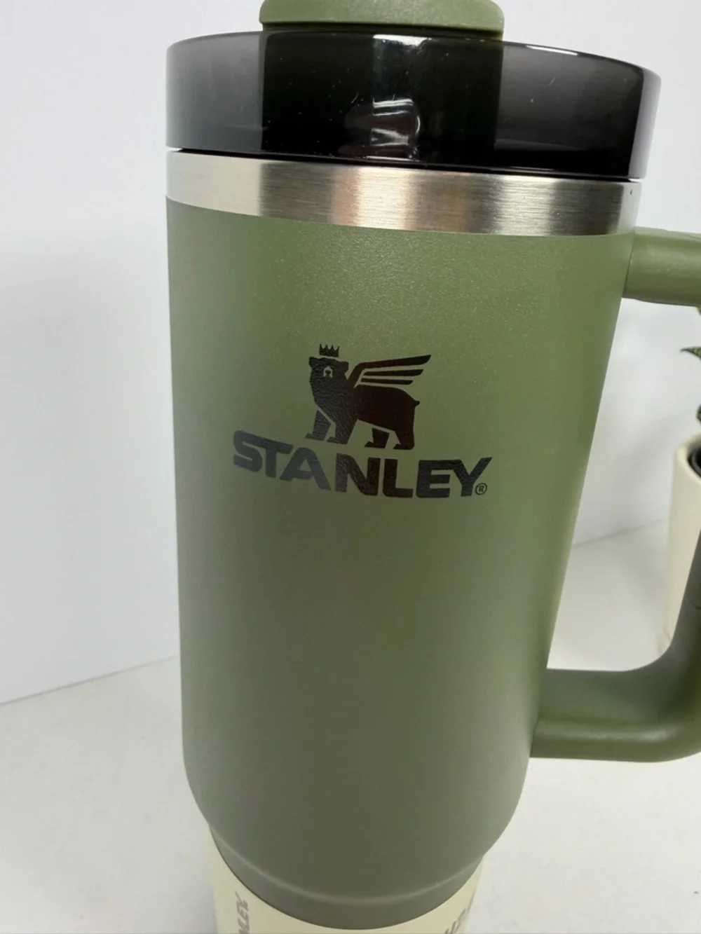 Stanley Olive Green Insulated Travel Mug with Handle - Picture 10 of 12